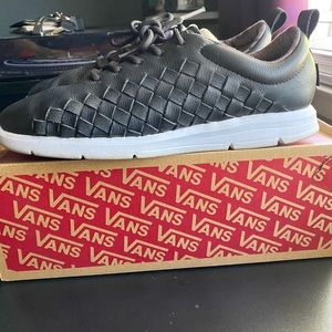 Vans Tesella